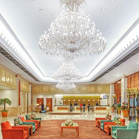 Отель Golden Crown China Taipa  Экстерьер фото